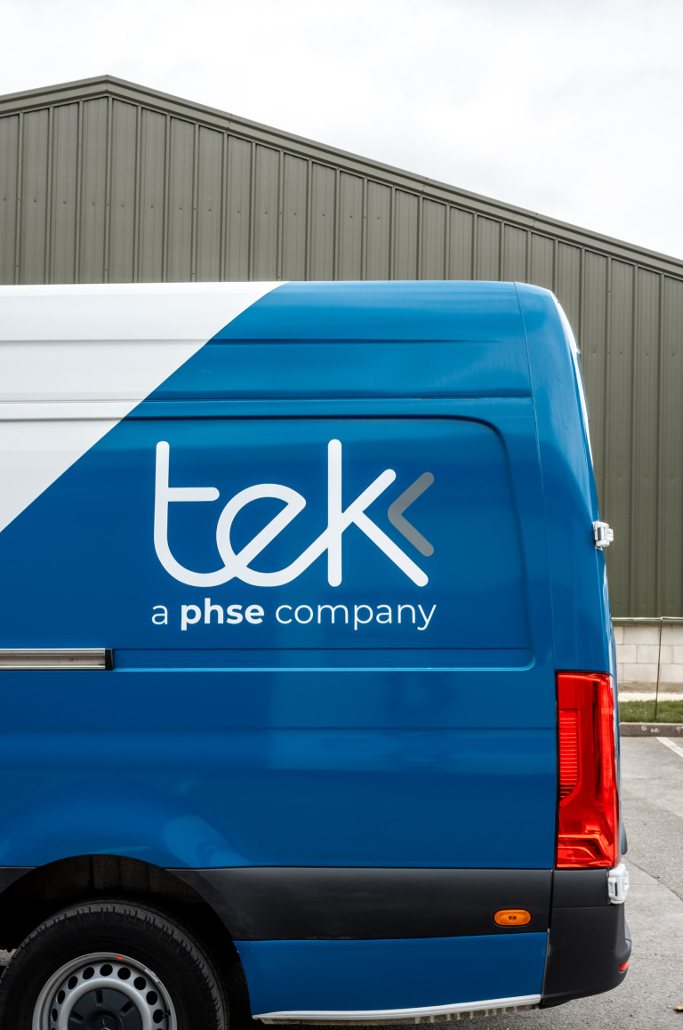 Tek van livery